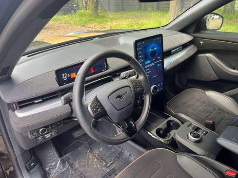 Used 2023 Ford Mustang Mach-E GT image 31