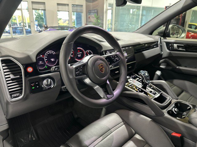 Used 2021 Porsche Cayenne AWD/4WD image 3