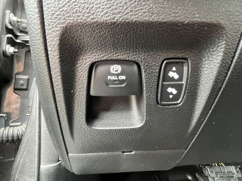 Used 2021 RAM 1500 Big Horn AWD/4WD image 18