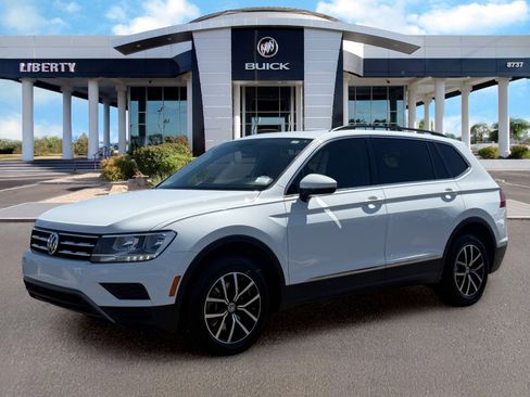 Used 2021 Volkswagen Tiguan SE w/ Panoramic Sunroof Package FWD image 8