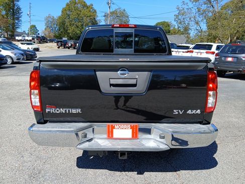 Used 2018 Nissan Frontier SV image 7