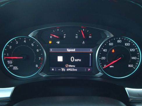 Used 2023 Chevrolet Traverse RS AWD/4WD image 46