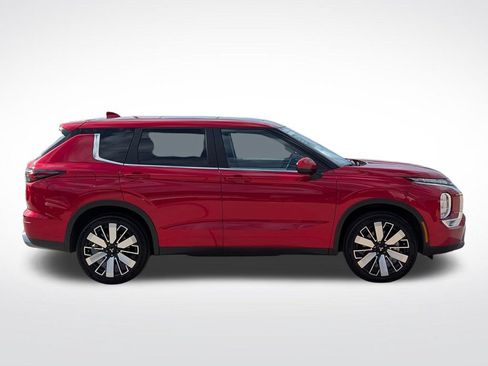 Used 2025 Mitsubishi Outlander SE FWD image 12