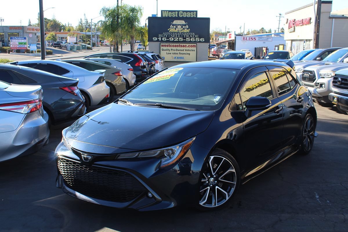 Used 2019 Toyota Corolla XSE FWD image 2