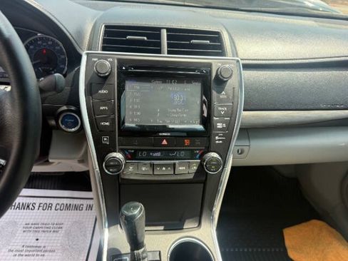 Used 2016 Toyota Camry XLE w/ Moonroof Package FWD image 13