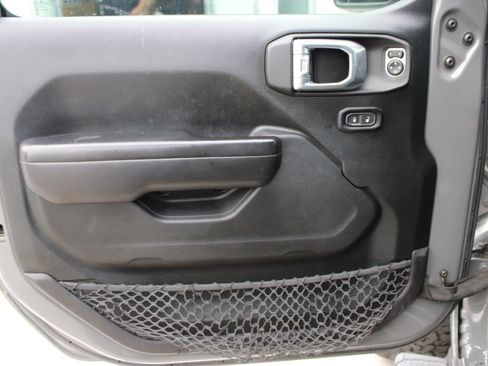 Used 2021 Jeep Gladiator Sport AWD/4WD image 29