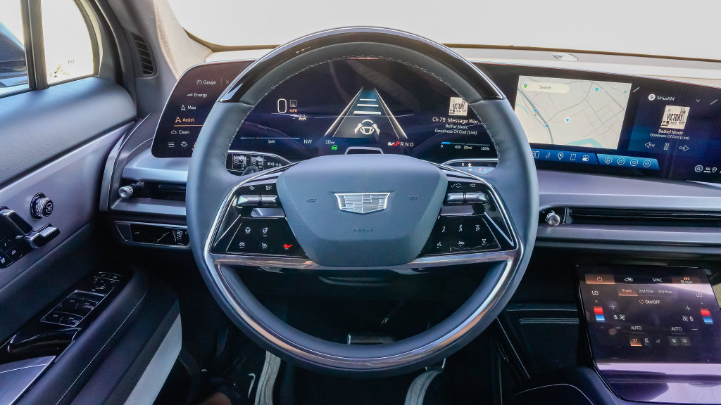 Used 2027 Cadillac Vistiq Sport w/ LPO, Floor Liner Package AWD/4WD image 17