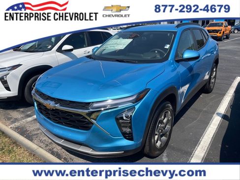 New 2025 Chevrolet Trax LT w/ LT Convenience Package image 1