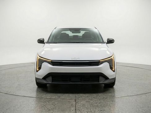 Used 2025 Kia K4 FWD image 2