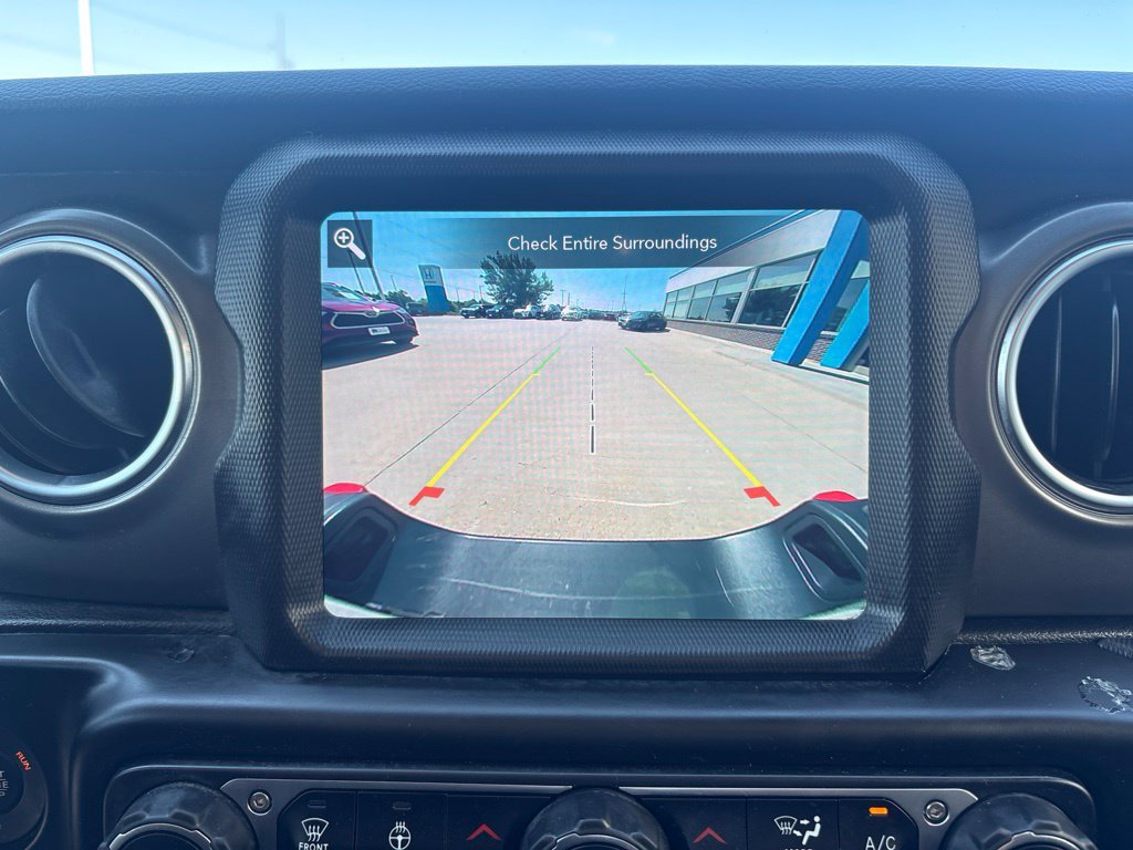 Used 2022 Jeep Gladiator Rubicon w/ Cold Weather Group AWD/4WD image 19