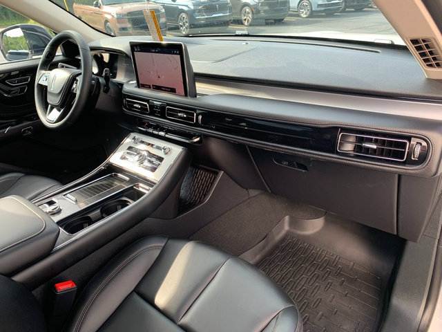 Certified 2024 Lincoln Aviator AWD w/ Premium Package image 13