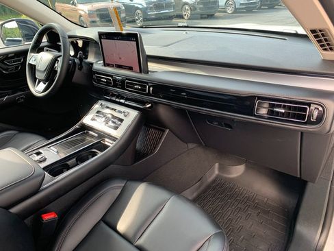 Certified 2024 Lincoln Aviator AWD w/ Premium Package image 13
