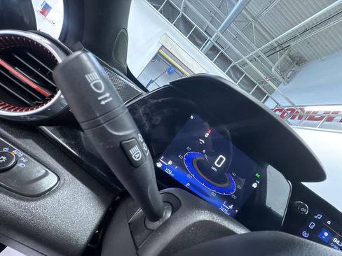 Used 2025 Chevrolet Trax RS w/ Sunroof Package image 18