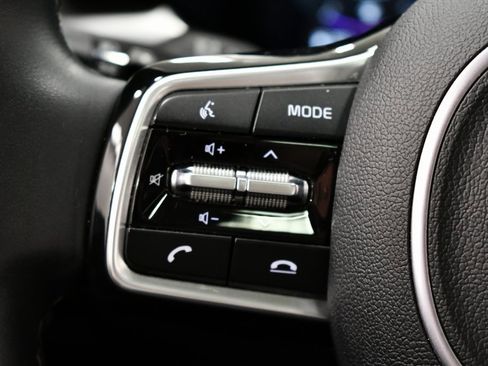 Certified 2023 Kia Sorento SX image 21