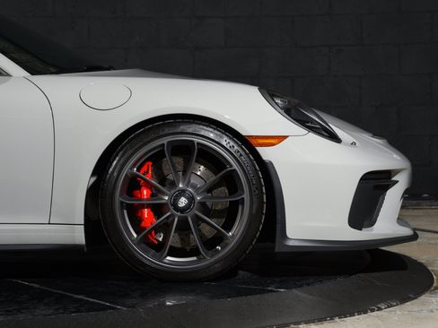 Used 2019 Porsche 911 GT3 RWD image 24