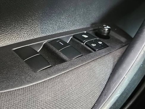 Used 2025 Toyota Corolla LE FWD image 22