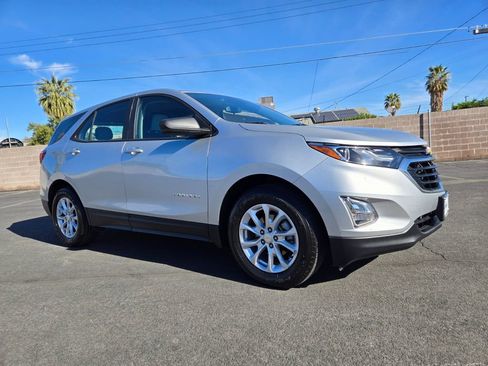 Used 2020 Chevrolet Equinox LS image 1