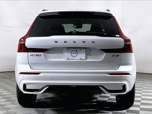 New 2026 Volvo XC60 B5 Core AWD/4WD image 3