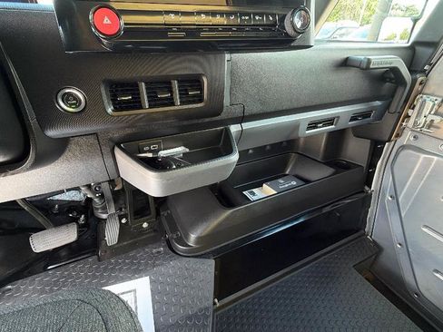 Used 2024 Chevrolet Brightdrop 600 w/ Commercial Equipment Package AWD/4WD image 22