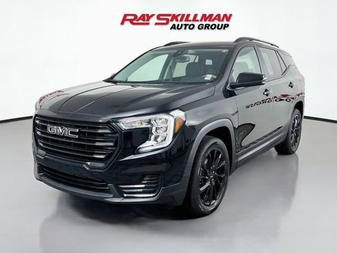 Used 2023 GMC Terrain SLE w/ Driver Convenience Package AWD/4WD image 3
