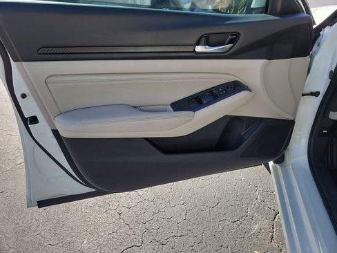 Used 2020 Nissan Altima 2.5 S FWD image 16