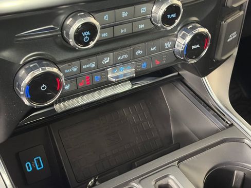 Used 2022 Ford F150 Platinum w/ Equipment Group 701A High image 21