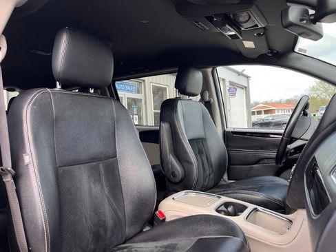 Used 2018 Dodge Grand Caravan SXT FWD image 10