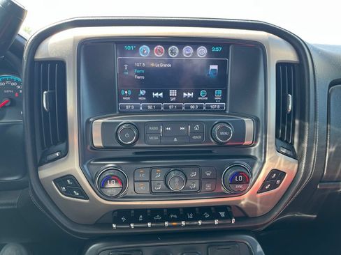 Used 2017 GMC Sierra 2500 Denali w/ Duramax Plus Package AWD/4WD image 12