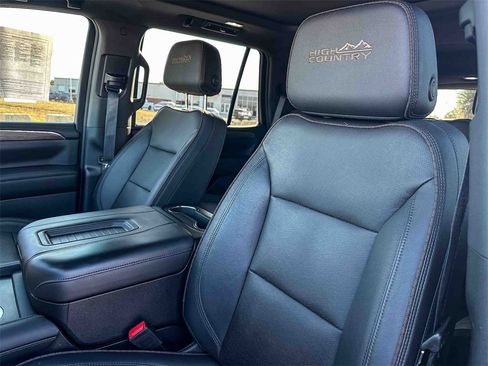 Used 2023 Chevrolet Tahoe High Country image 14