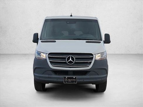 Used 2022 Mercedes-Benz Sprinter 2500 image 2
