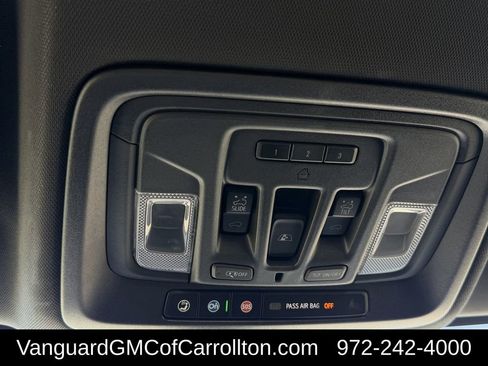 Used 2022 Chevrolet Silverado 1500 High Country w/ Technology Package AWD/4WD image 27