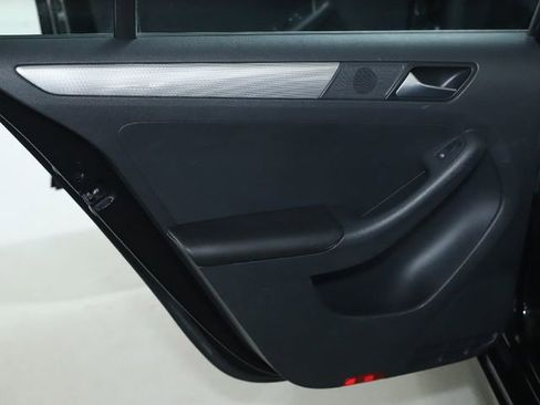 Used 2015 Volkswagen Jetta SE image 23