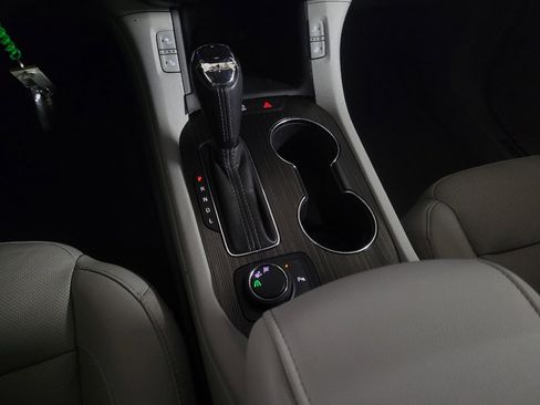 Used 2019 GMC Acadia SLT FWD image 26