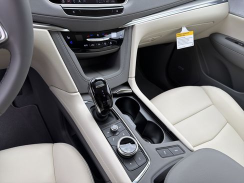 New 2026 Cadillac XT5 Premium Luxury w/ Driver Assist Package image 33