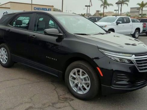 Certified 2023 Chevrolet Equinox LS FWD image 2