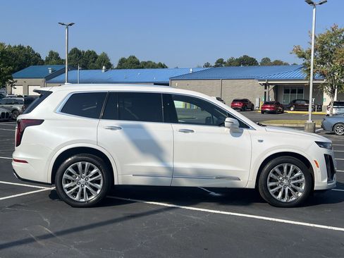 Used 2022 Cadillac XT6 Premium Luxury w/ Technology Package image 32