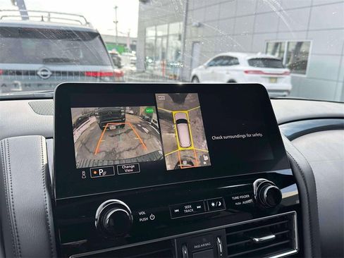 Certified 2023 Nissan Armada SL w/ Midnight Edition Package image 31