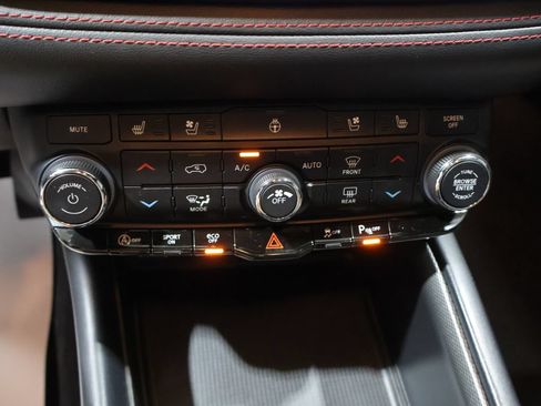Used 2023 Dodge Durango GT AWD/4WD image 29