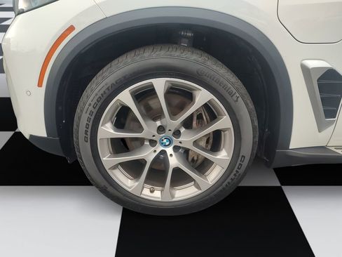 Used 2025 BMW X5 xDrive50e AWD/4WD image 14
