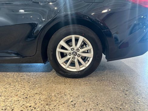 Used 2025 Toyota Camry LE image 29