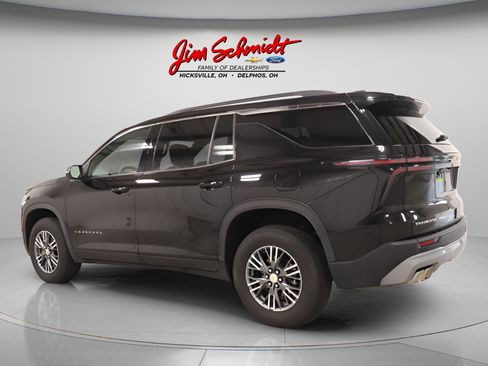 Used 2026 Chevrolet Traverse LT AWD/4WD image 4