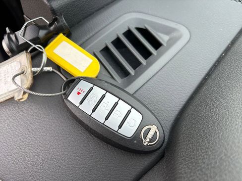 Used 2025 Nissan Altima 2.5 SV image 21