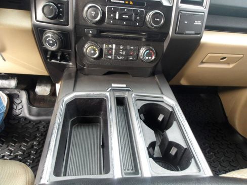 Used 2017 Ford F150 XLT w/ Equipment Group 302A Luxury image 27