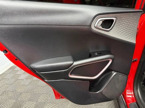 Used 2022 Kia Soul LX w/ Technology Package FWD image 42