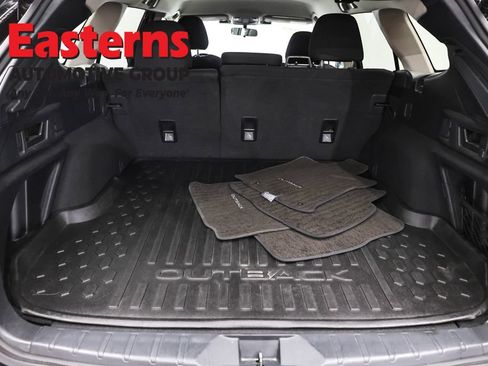 Used 2023 Subaru Outback Premium AWD/4WD image 9