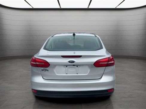 Used 2016 Ford Focus SE w/ SE Cold Weather Package image 12