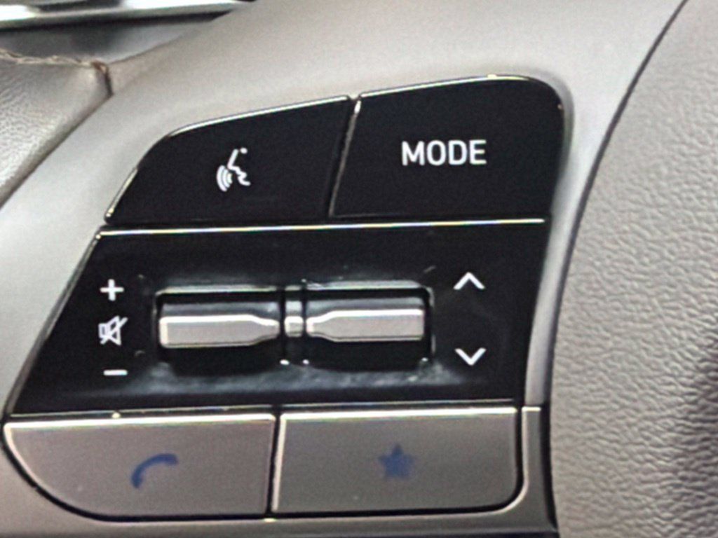 Used 2026 Hyundai Elantra Sport FWD image 20
