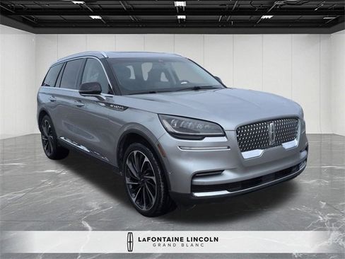 Certified 2023 Lincoln Aviator Reserve w/ Equipment Group 201A image 7