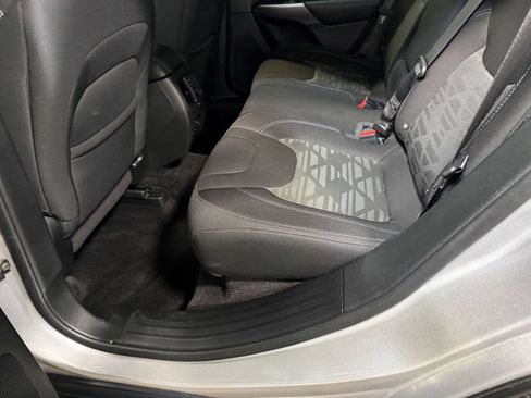Used 2019 Jeep Cherokee Latitude w/ Comfort & Convenience Group AWD/4WD image 47