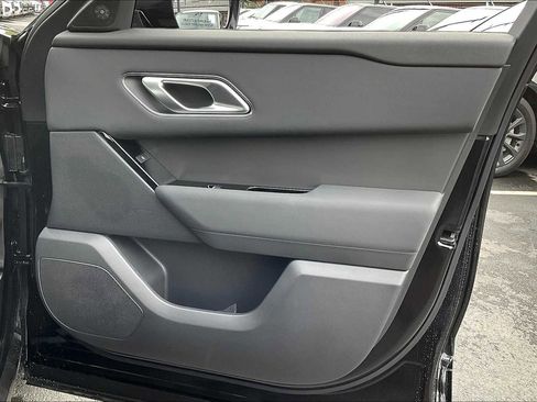 New 2025 Land Rover Range Rover Velar Dynamic SE image 30